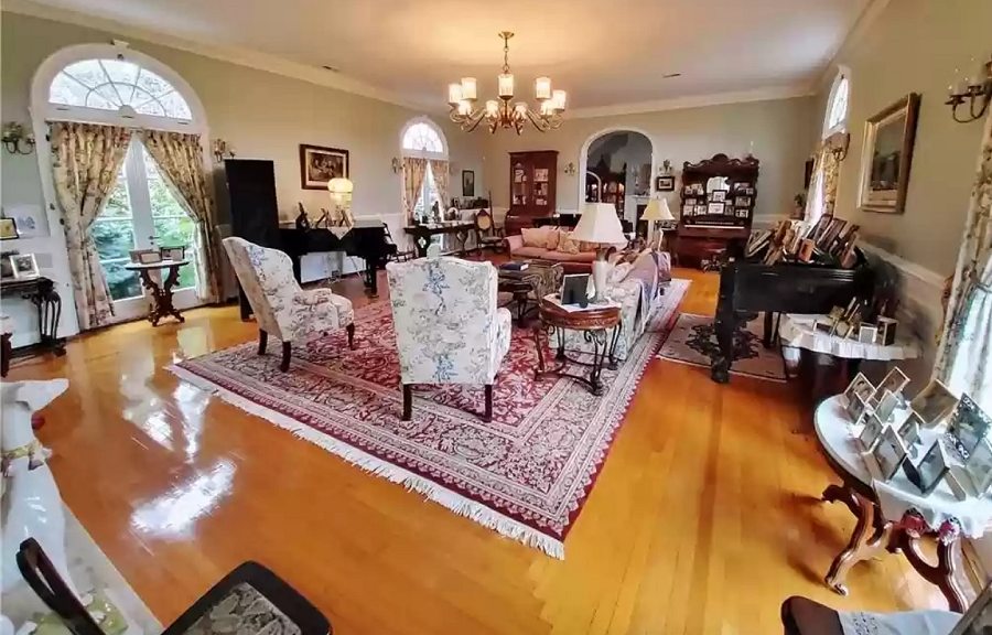 Mount Vernon Dairy mansion