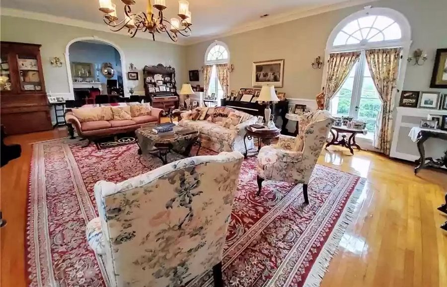 Mount Vernon Dairy mansion