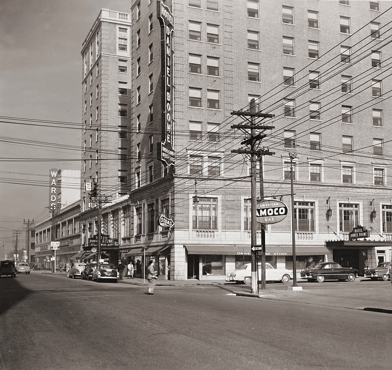 Daniel Boone Hotel