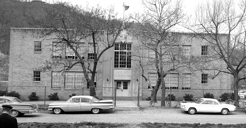 Garnet-Owens Grade School